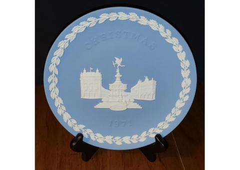 Wedgwood Jasperware Light Pale Blue Christmas 1971 Plate Piccadilly Circus