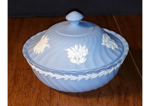 Wedgwood Jasperware Light Pale Blue Large Covered Spiral Floral Ornament Bowl